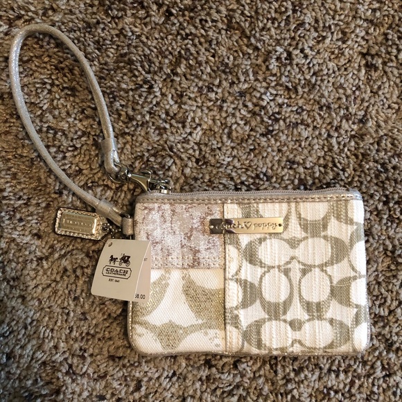Coach Handbags - Coach Wristlet